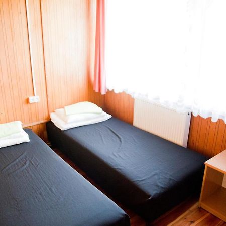 Camping Oaza Blonie Kornik Domki Standard - 3 Pokoje المظهر الخارجي الصورة