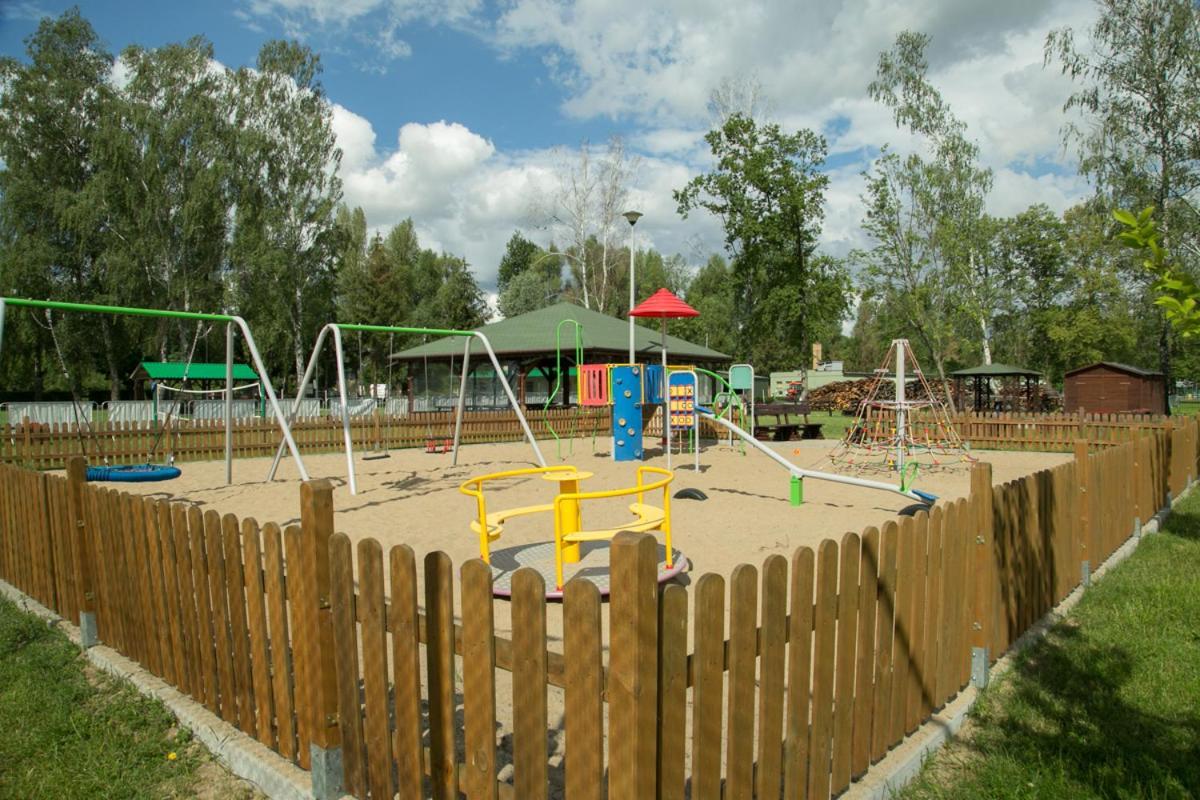 Camping Oaza Blonie Kornik Domki Standard - 3 Pokoje المظهر الخارجي الصورة