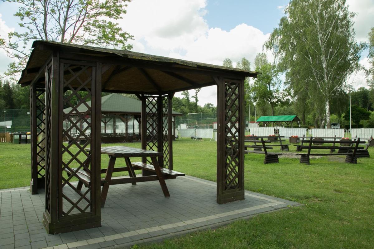 Camping Oaza Blonie Kornik Domki Standard - 3 Pokoje المظهر الخارجي الصورة